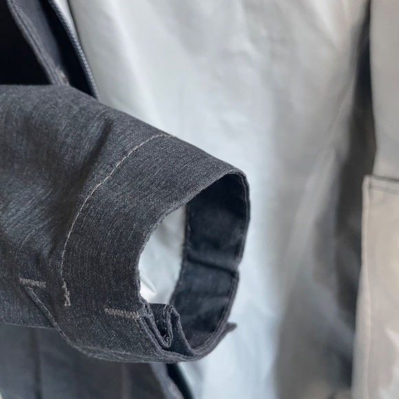 North Face Venture 2 Dryvent Jacket with Taped Seams, Gray, Women's Medium - Picture 12 of 12